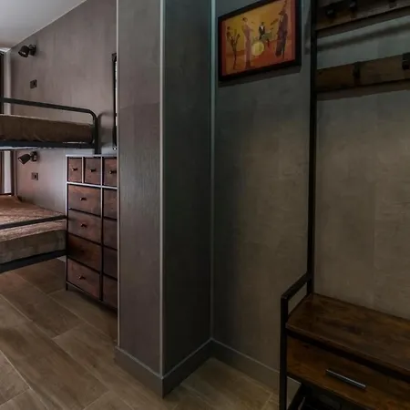 Jazz House 호스텔 *